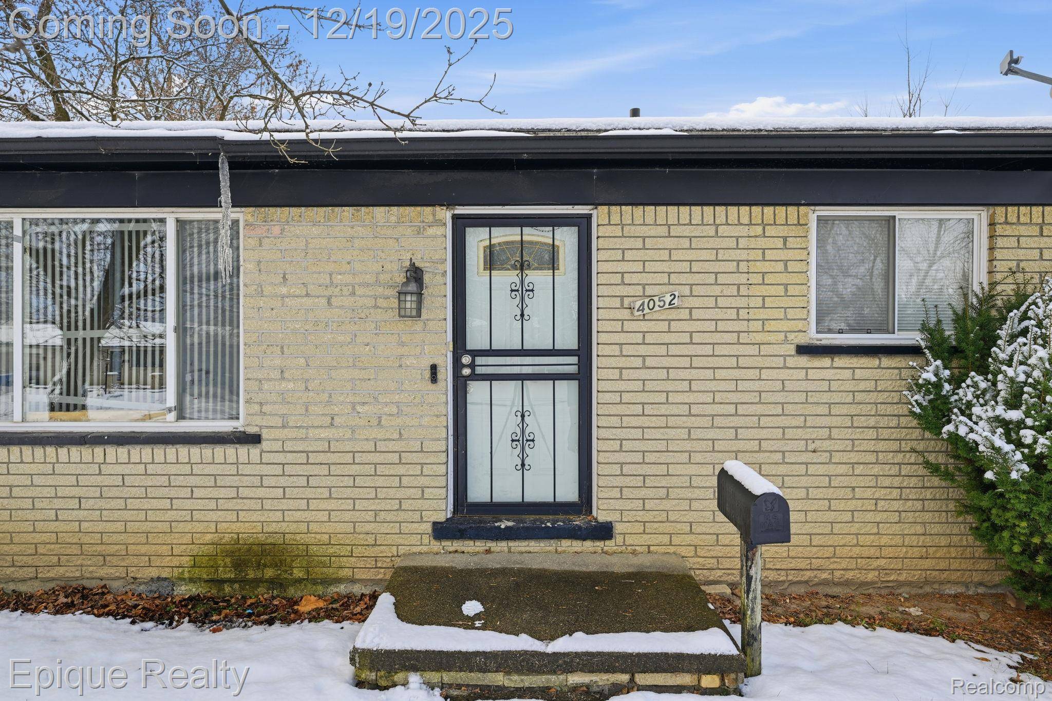 Inkster, MI 48141,4052 Burton ST