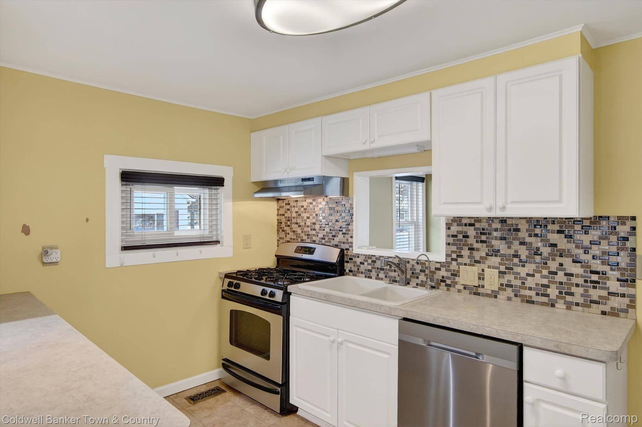 Pinckney, MI 48169,415 Putnam ST