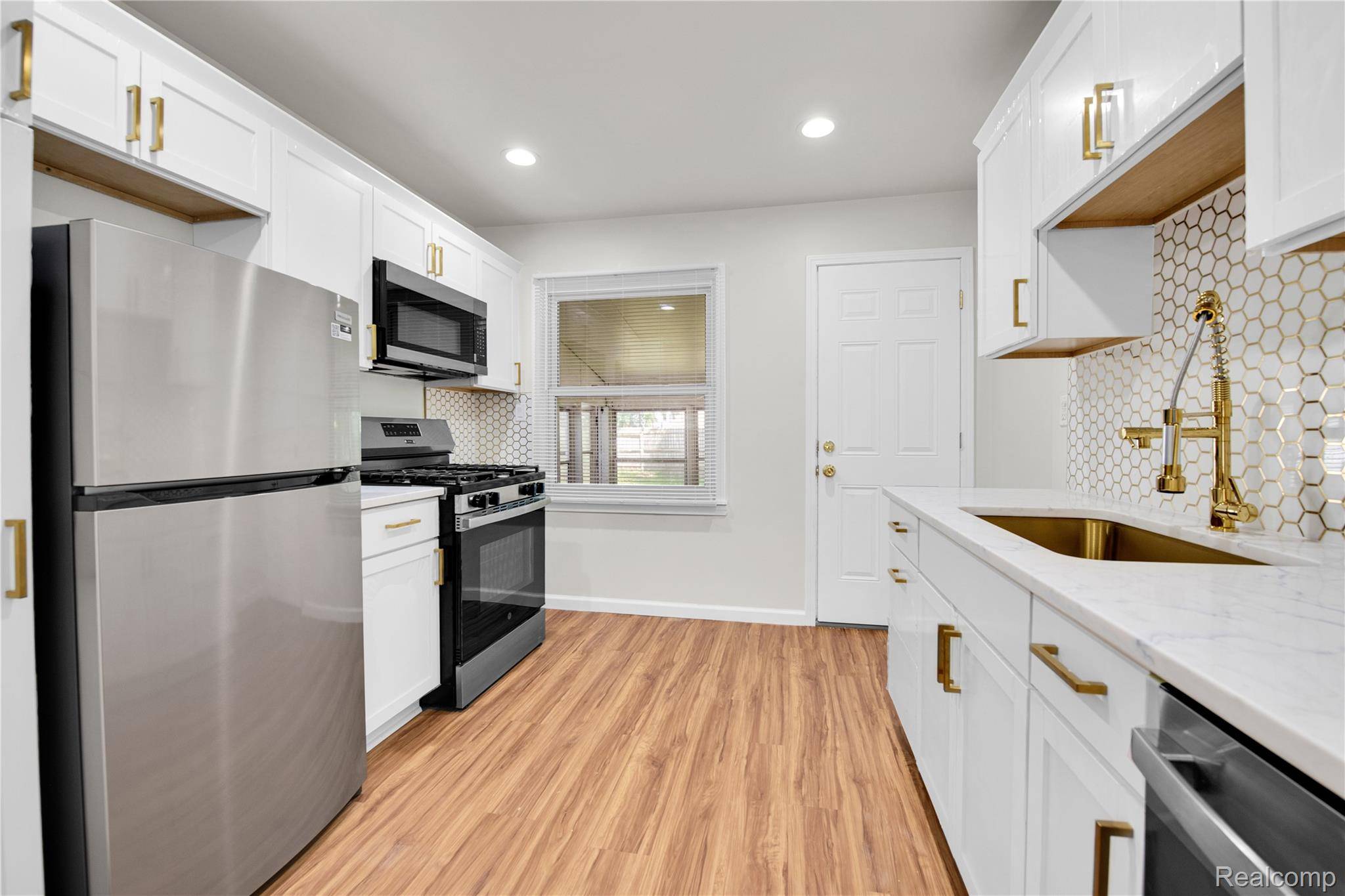 Detroit, MI 48224,17173 Ontario ST