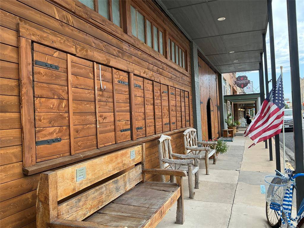 Comanche, TX 76442,120/124 N Austin Street