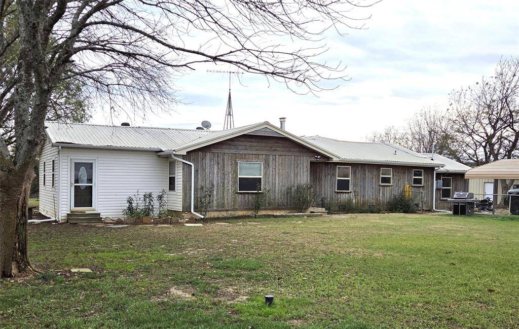Savoy, TX 75479,484 County Road 1206