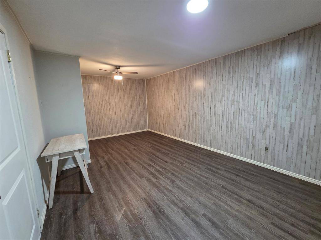 Savoy, TX 75479,484 County Road 1206