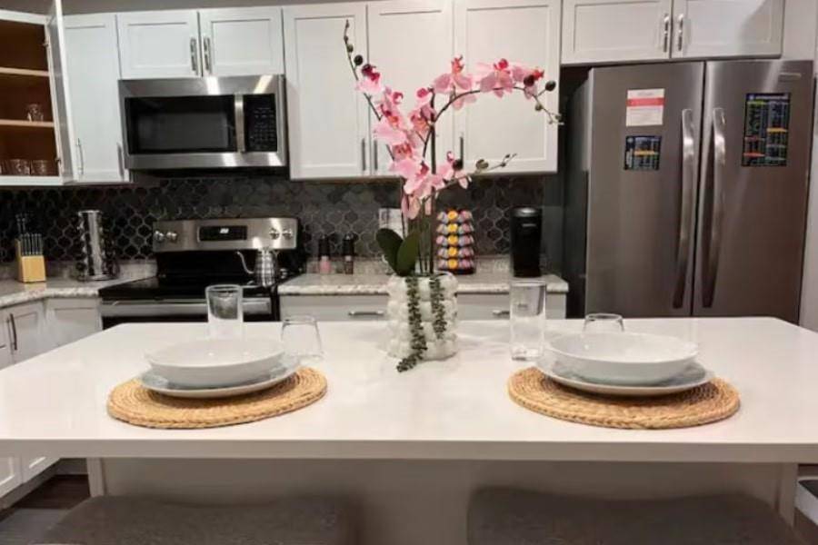 Dallas, TX 75235,5311 Fleetwood Oaks Avenue #267