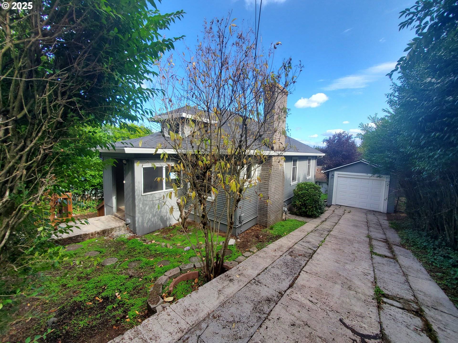 St Helens, OR 97051,122 S 8TH ST