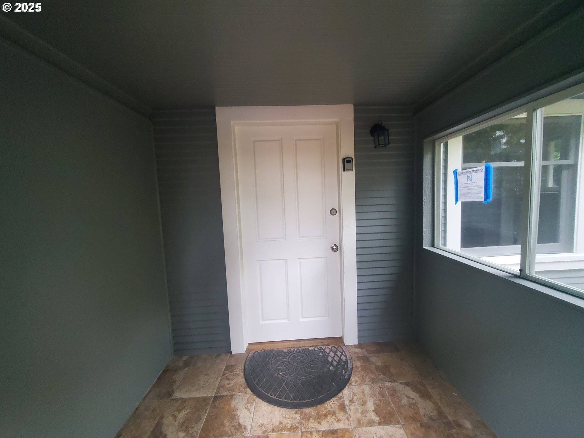 St Helens, OR 97051,122 S 8TH ST