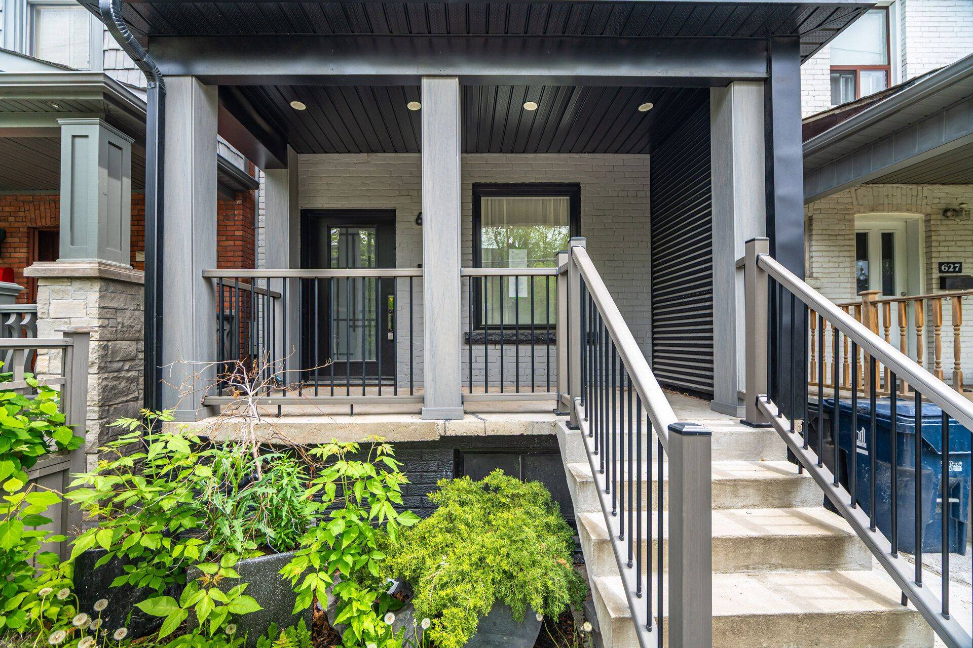 Toronto C01, ON M6G 3L8,629 Shaw ST