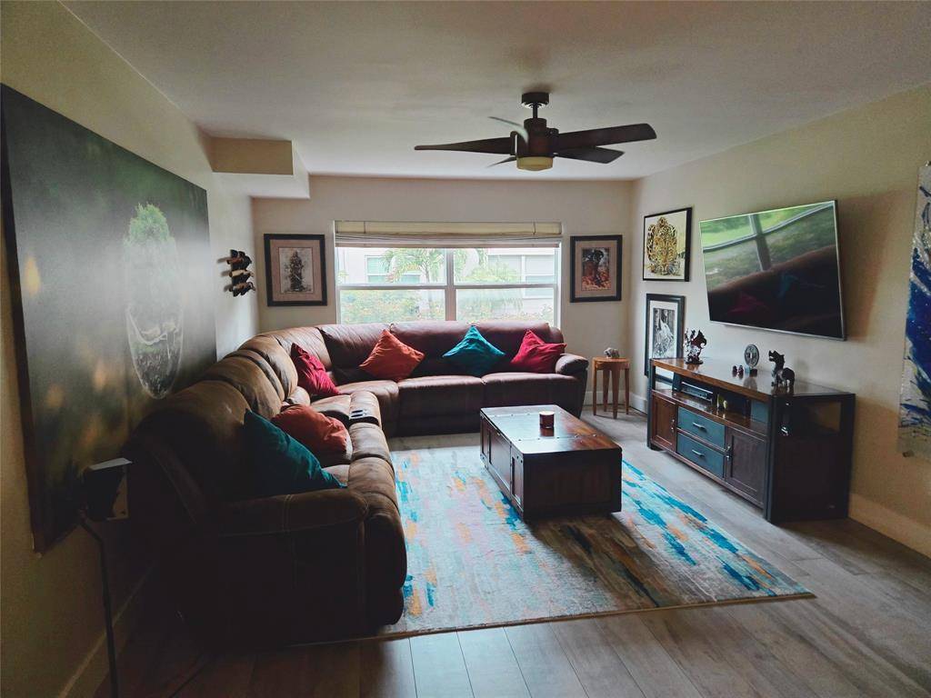 Royal Palm Beach, FL 33411,48 Essex Court #B