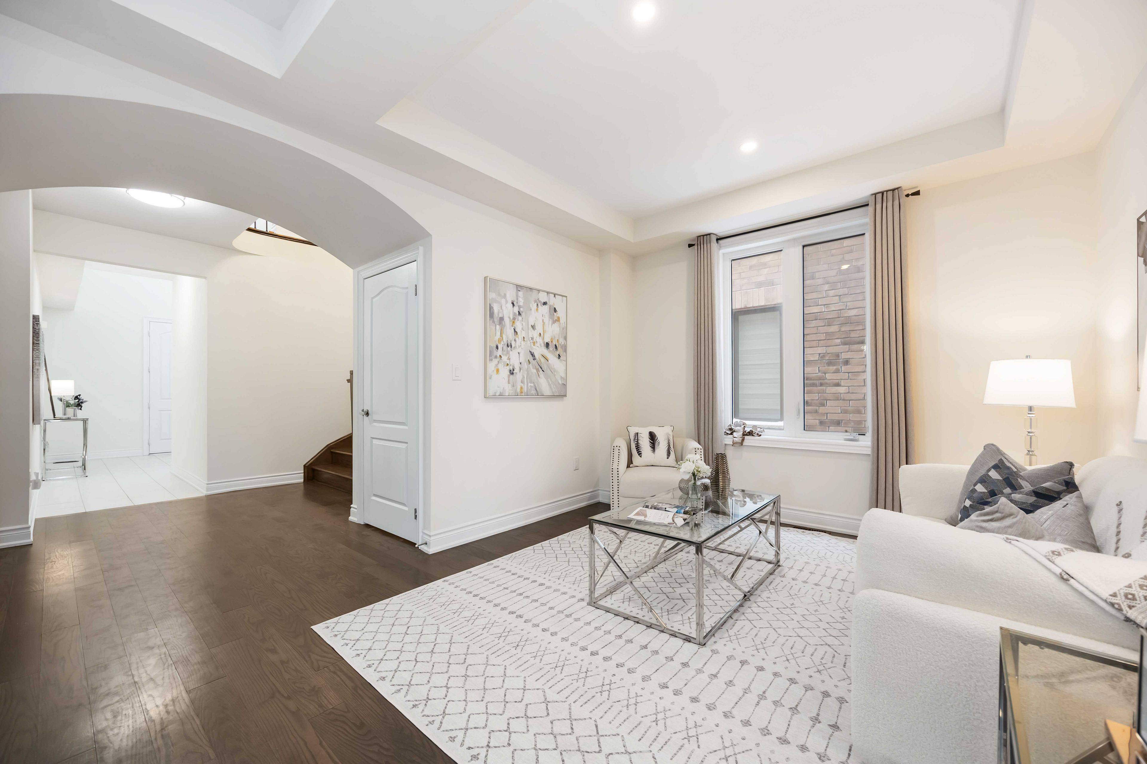 Newmarket, ON L3X 0J9,689 Somerville DR