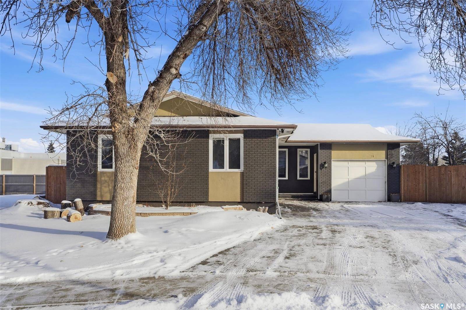 Saskatoon, SK S7M 4G1,19 Barr PLACE