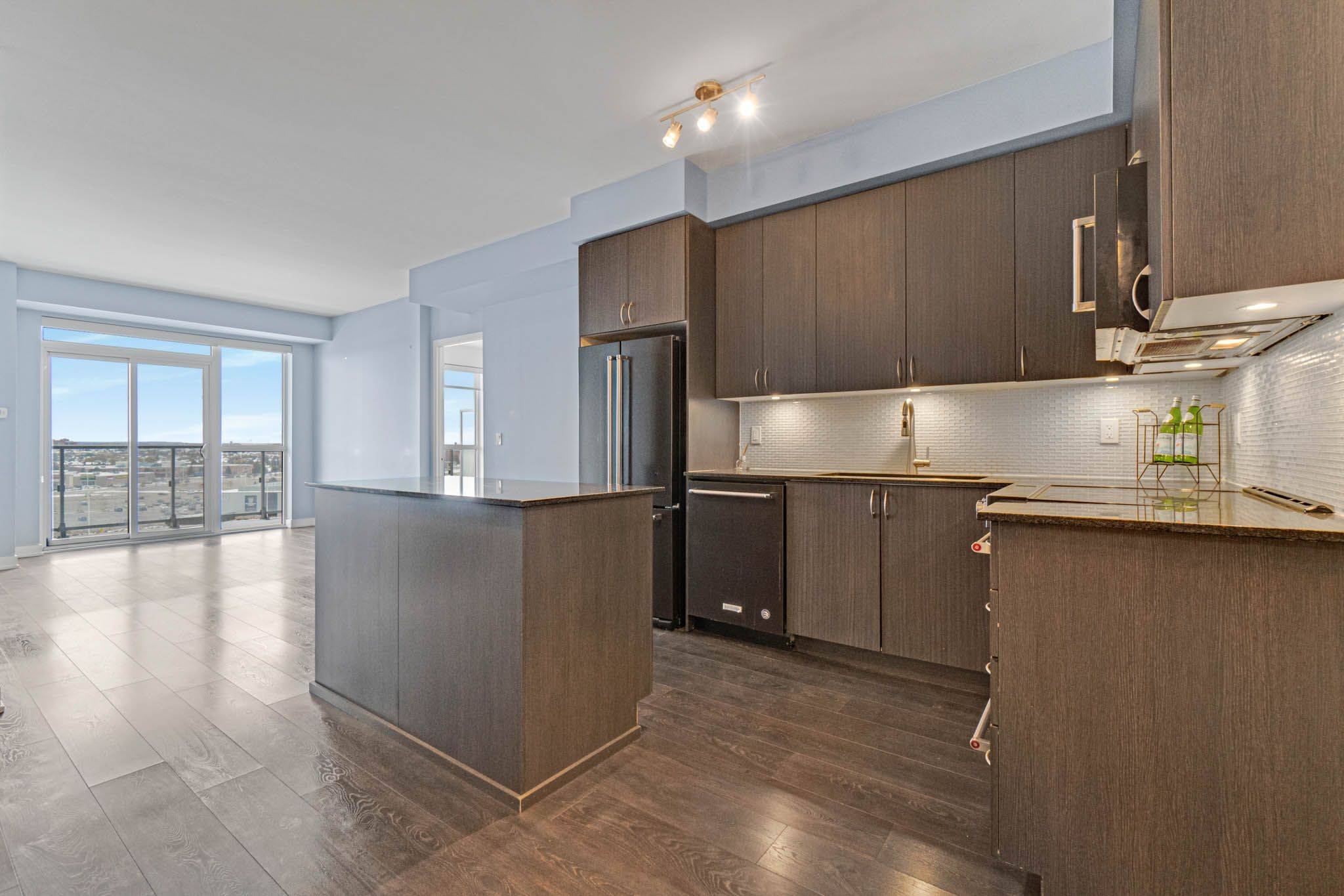 Mississauga, ON L5M 0Z1,4655 Glen Erin DR #1002