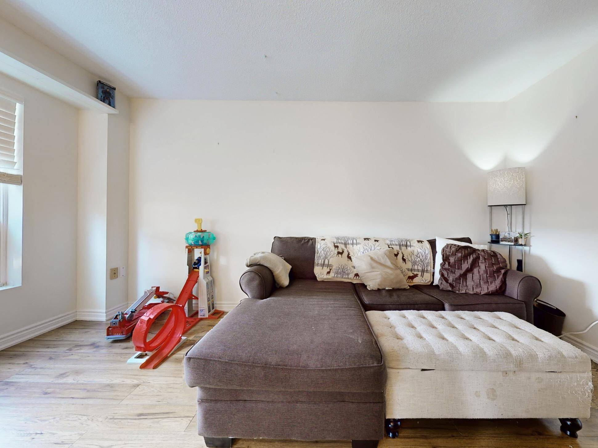 Mississauga, ON L5N 2M4,5730 Montevideo RD #57