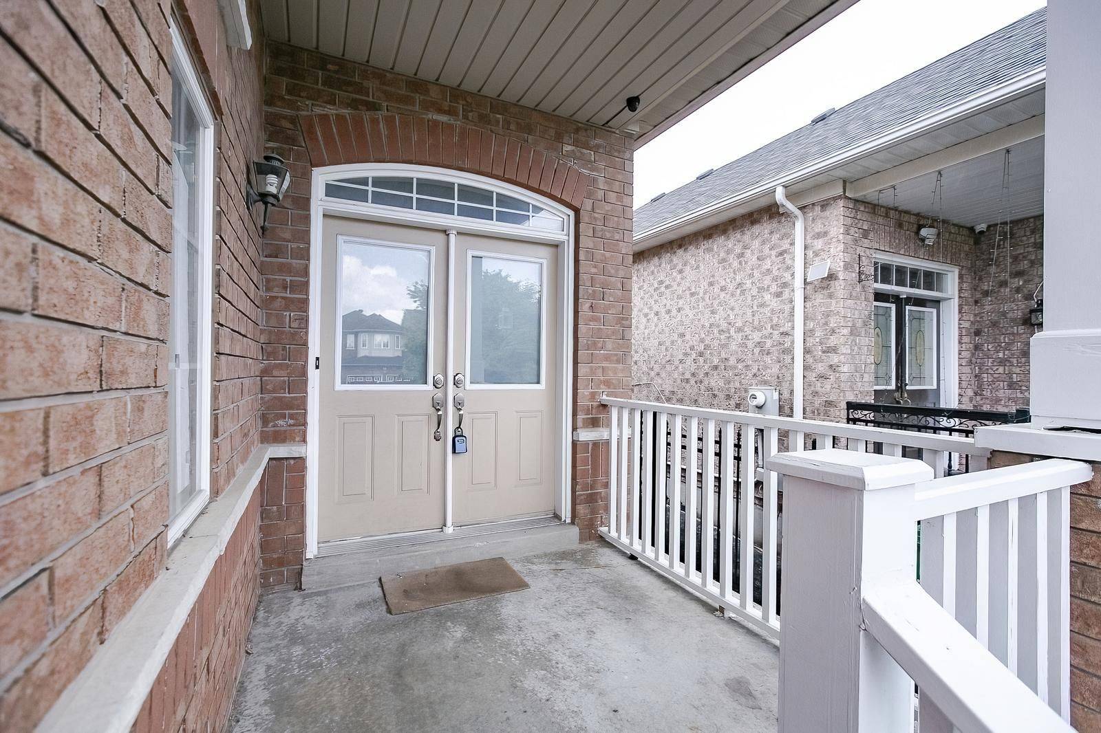 Brampton, ON L6X 5B7,272 Vintage Gate