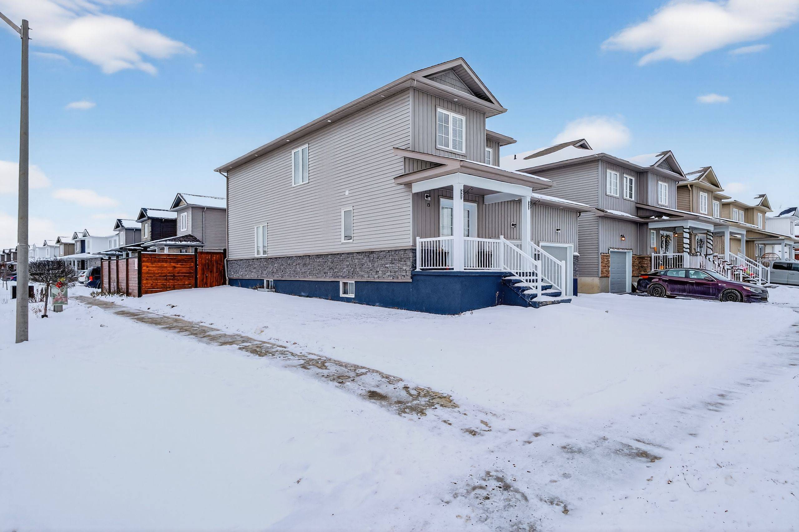 Loyalist, ON K0H 2H0,73 Brennan CRES