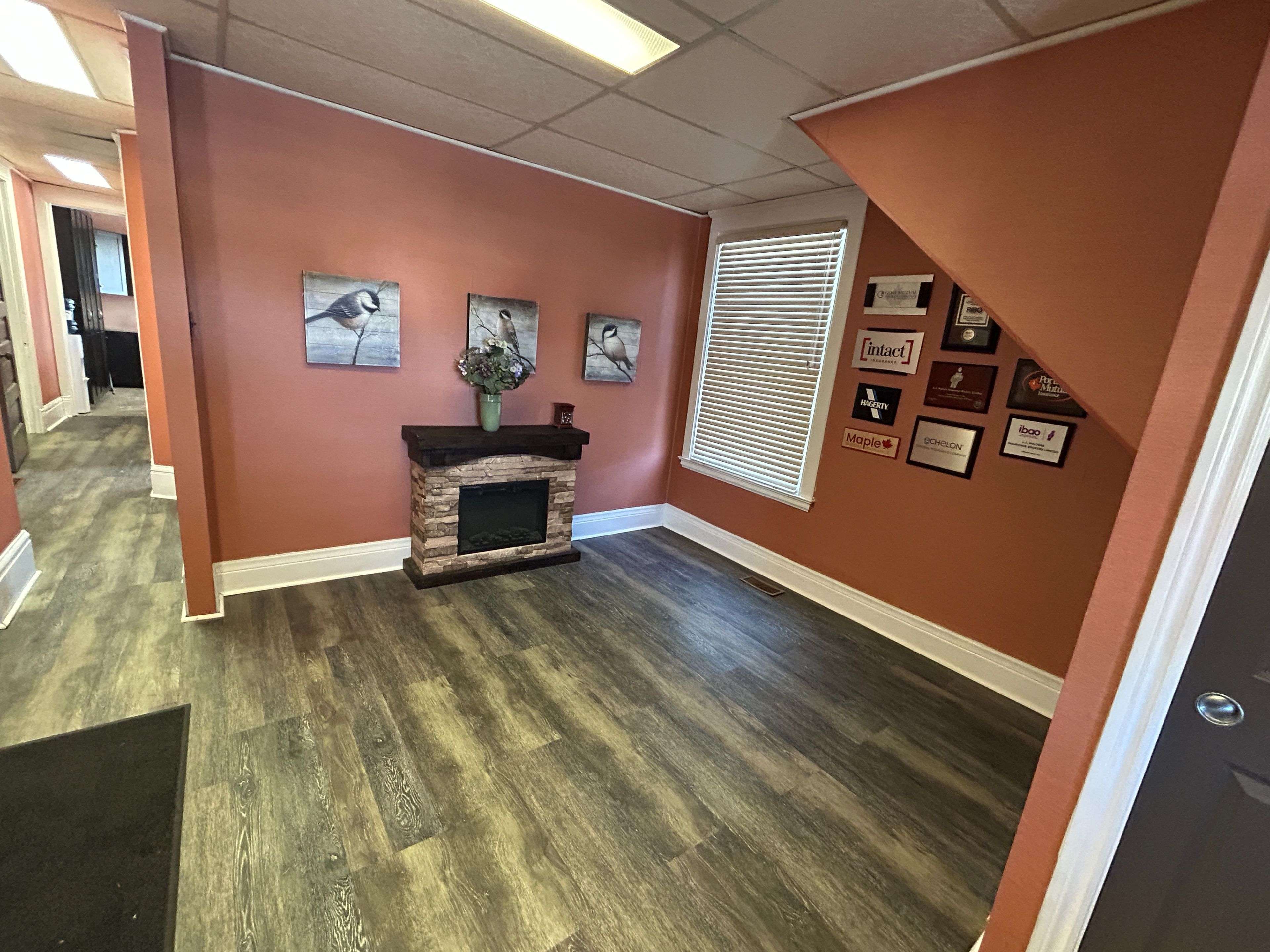 Welland, ON L3B 4A1,187 Division ST