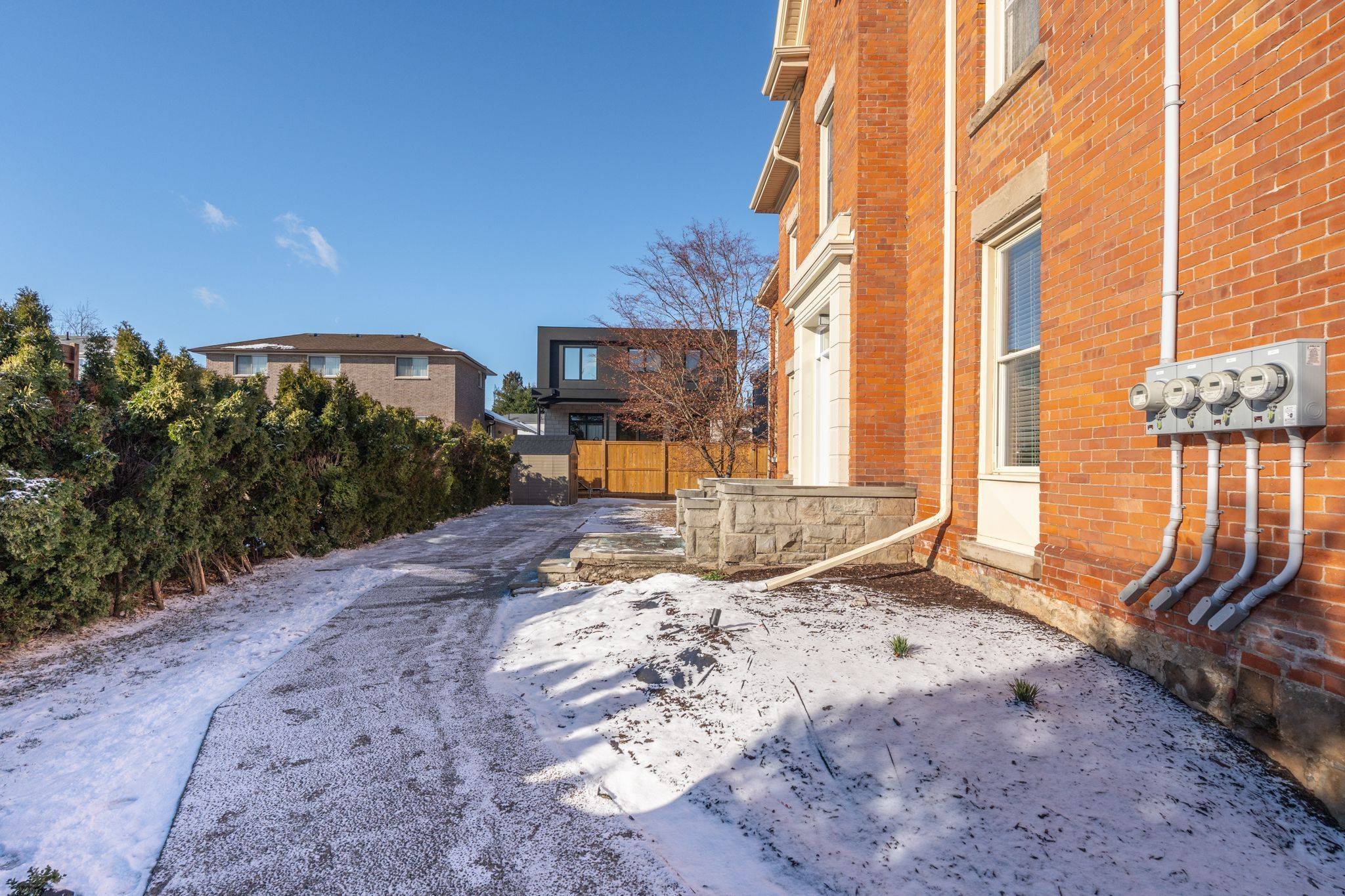 Hamilton, ON L8K 5T2,322 Mount Albion RD #B