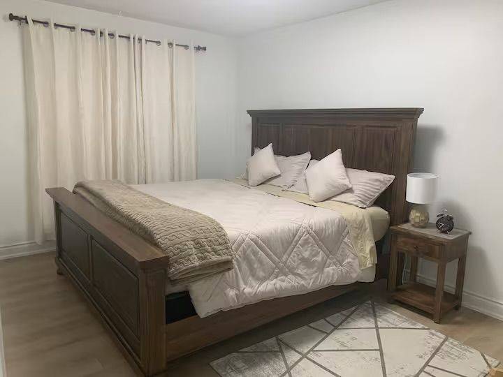 Niagara Falls, ON L2E 3J1,4041 Terrace AVE #Main Floor