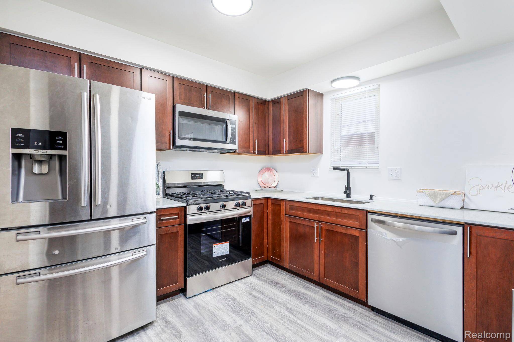 Roseville, MI 48066,16210 Wellington AVE