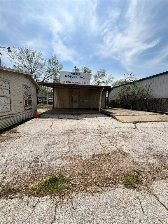 Dallas, TX 75212,5302 Bernal Drive