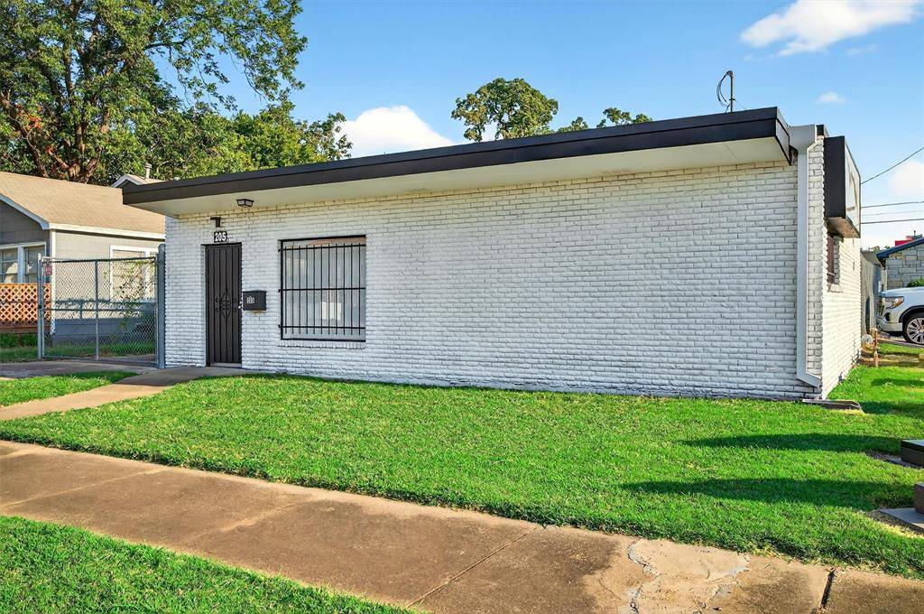 Denison, TX 75020,205 W Gandy Street