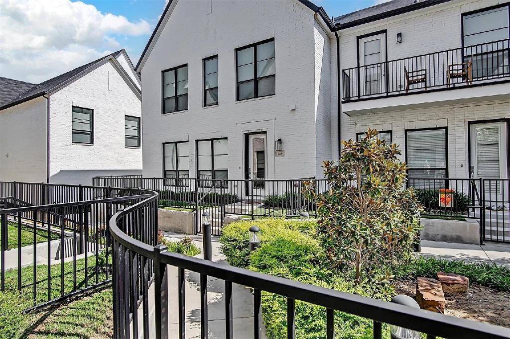 Arlington, TX 76013,123 Garden Court E