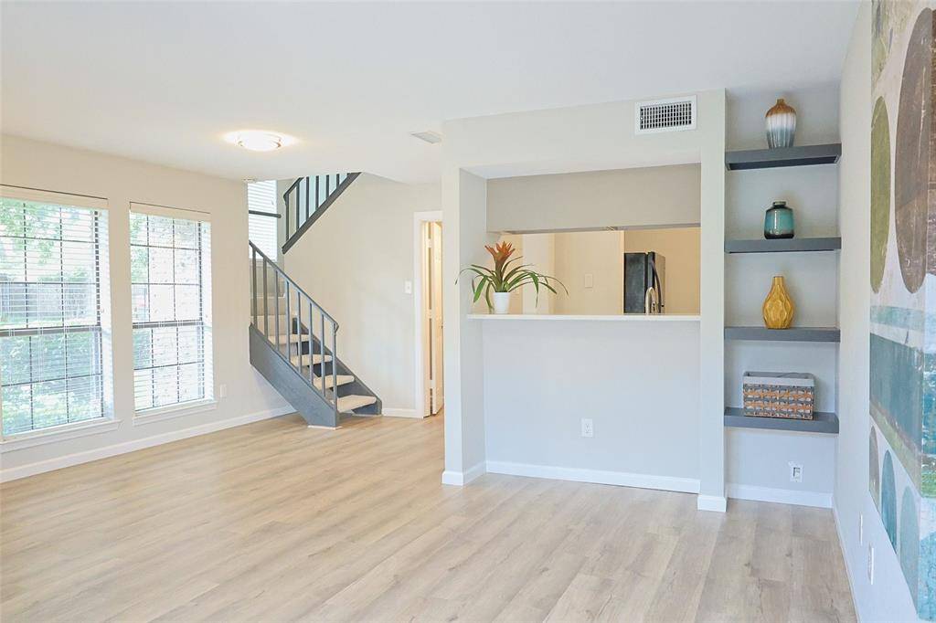 Dallas, TX 75206,5757 E University Boulevard #22F