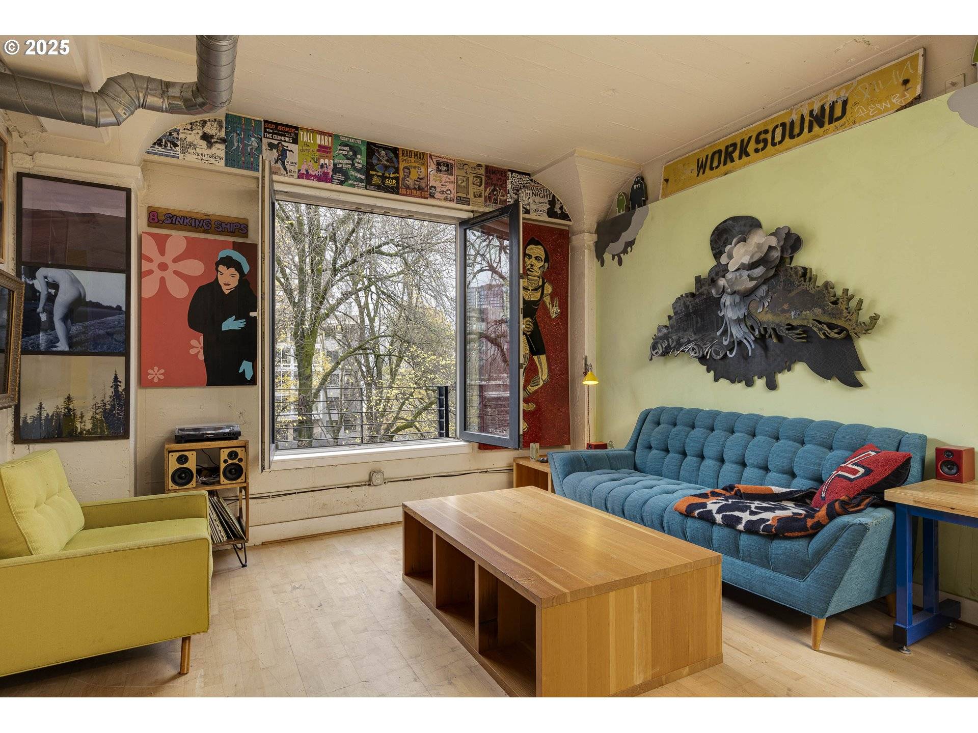 Portland, OR 97209,300 NW 8TH AVE #401