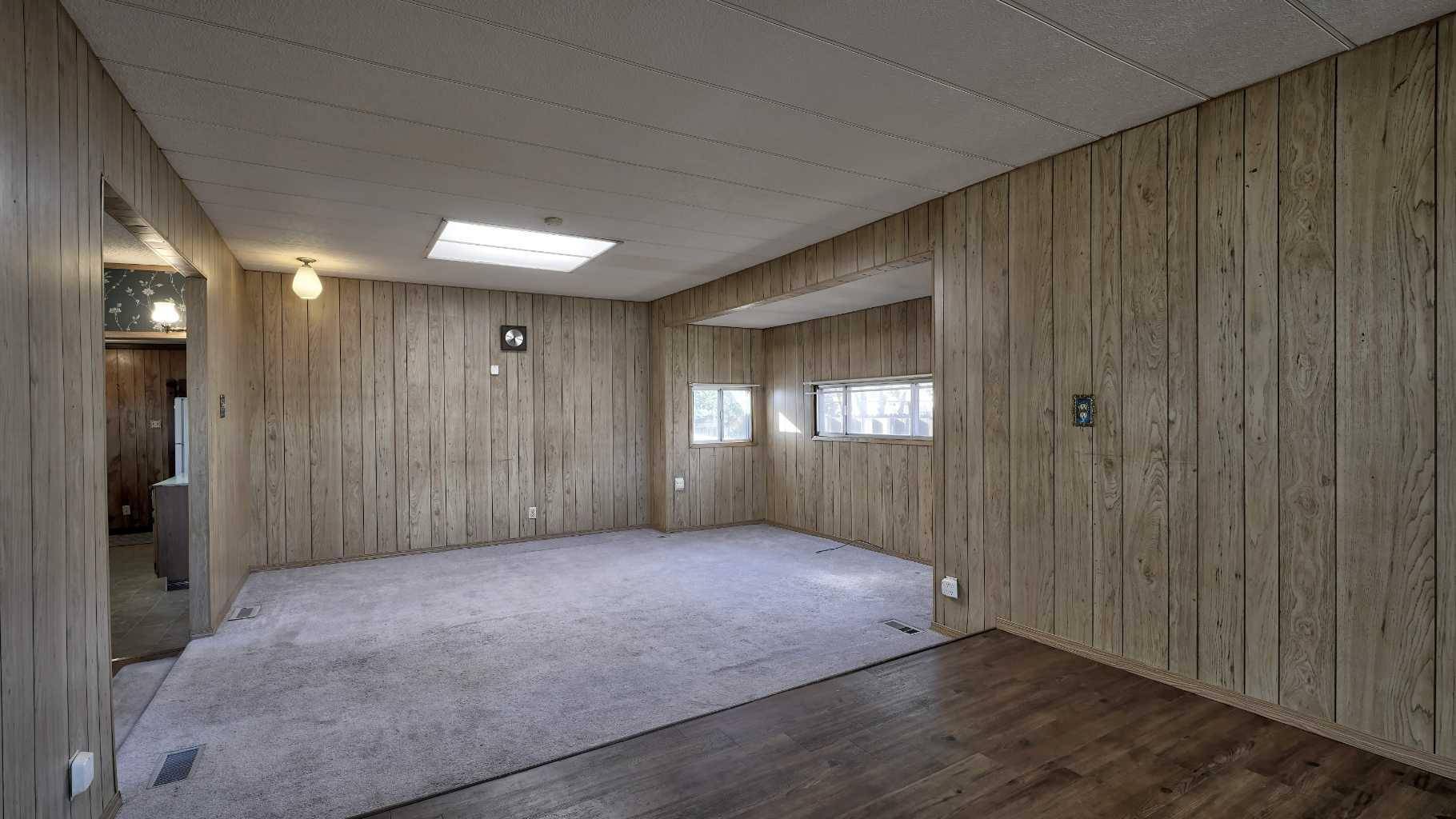 Calgary, AB T3B 5M9,3223 83 ST NW #90