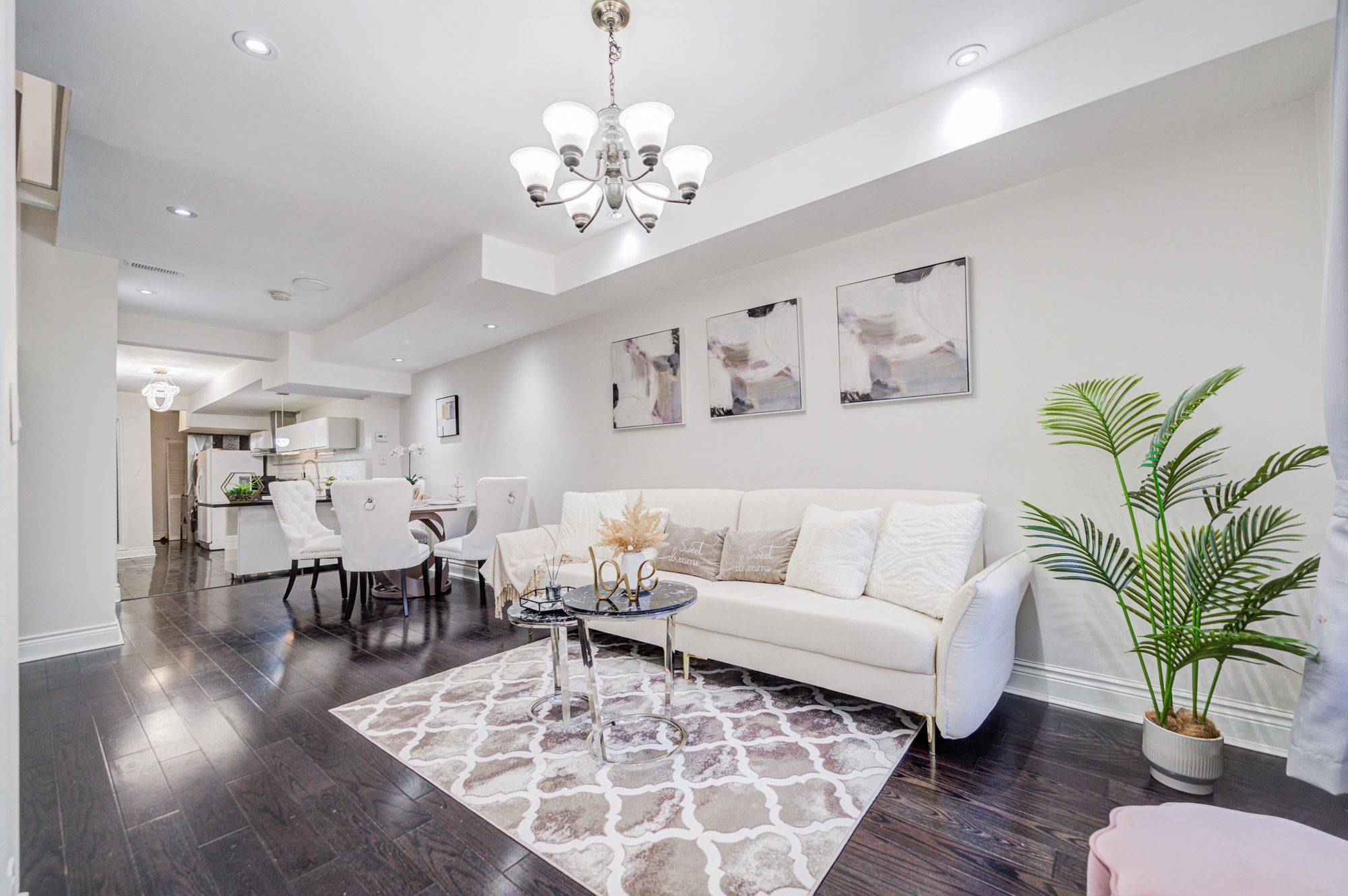 Toronto C08, ON M5A 2V6,237 Ontario ST