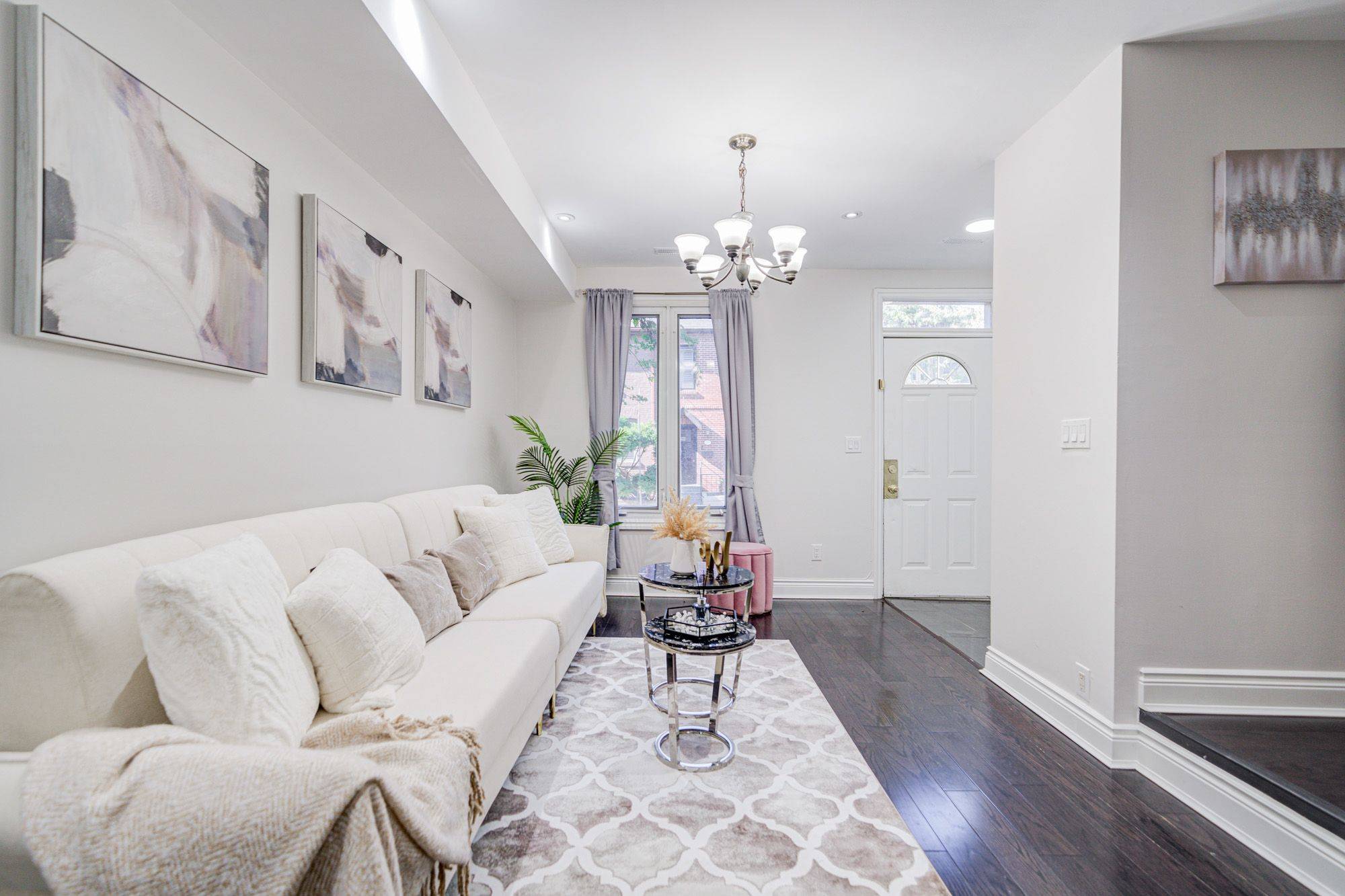 Toronto C08, ON M5A 2V6,237 Ontario ST