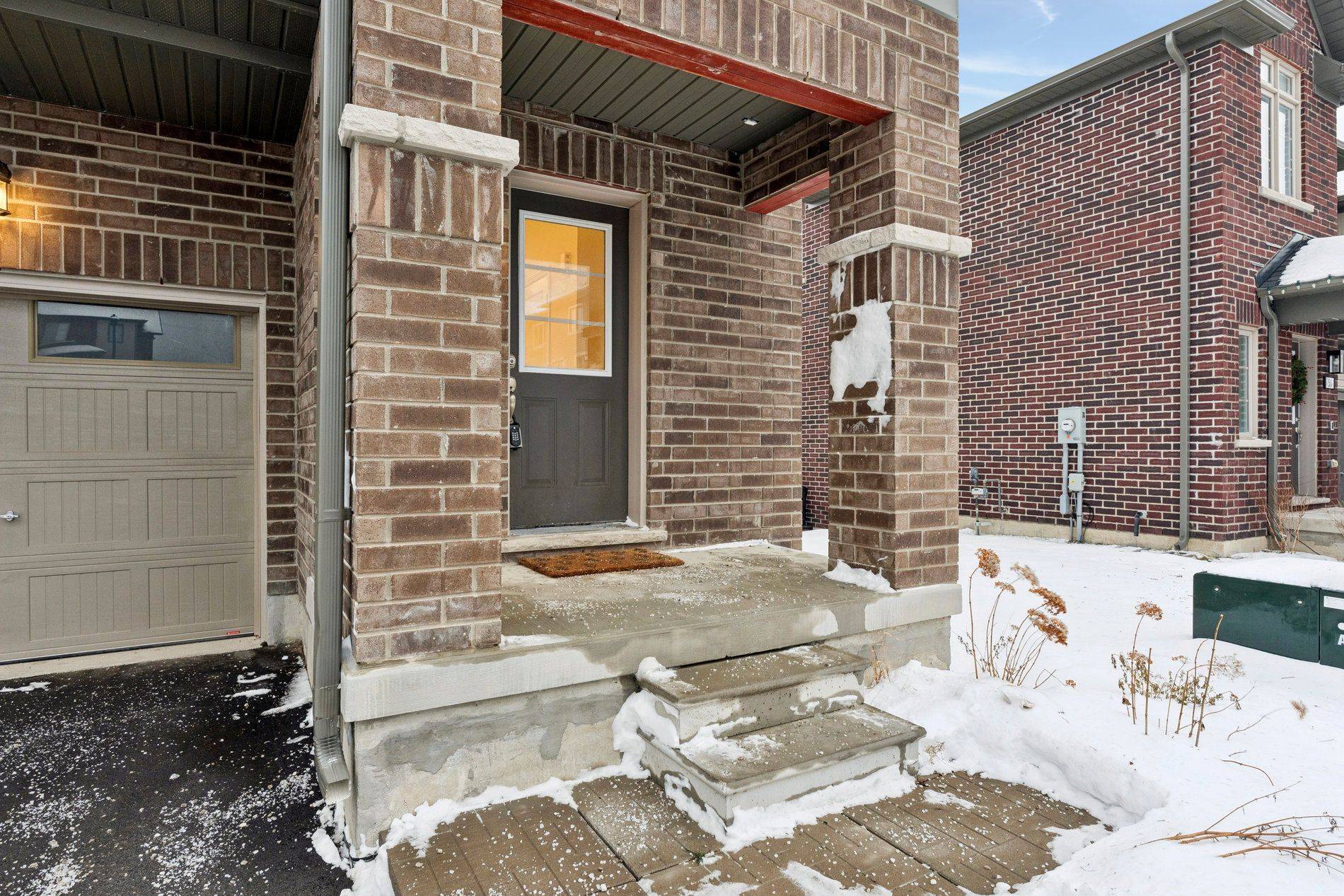 Clarington, ON L1E 0H8,46 Senay CIR