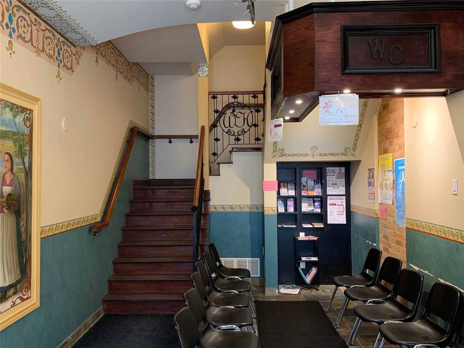 New Tecumseth, ON L9R 1J7,36 Victoria ST W #305