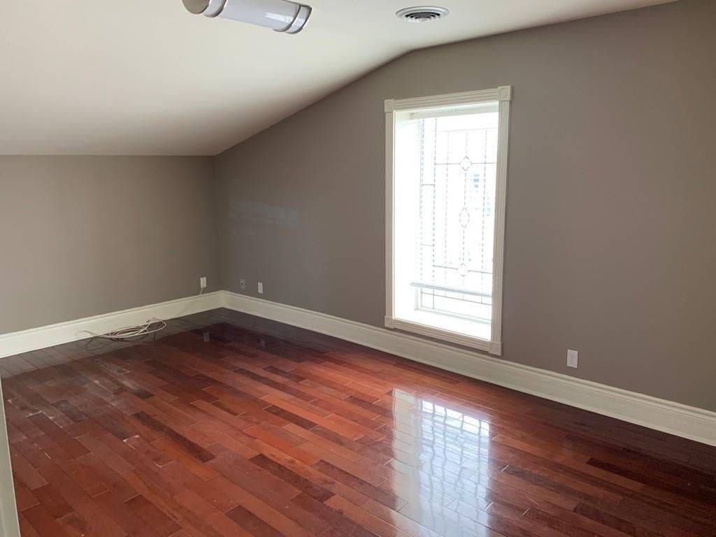 New Tecumseth, ON L9R 1J7,36 Victoria ST W #305