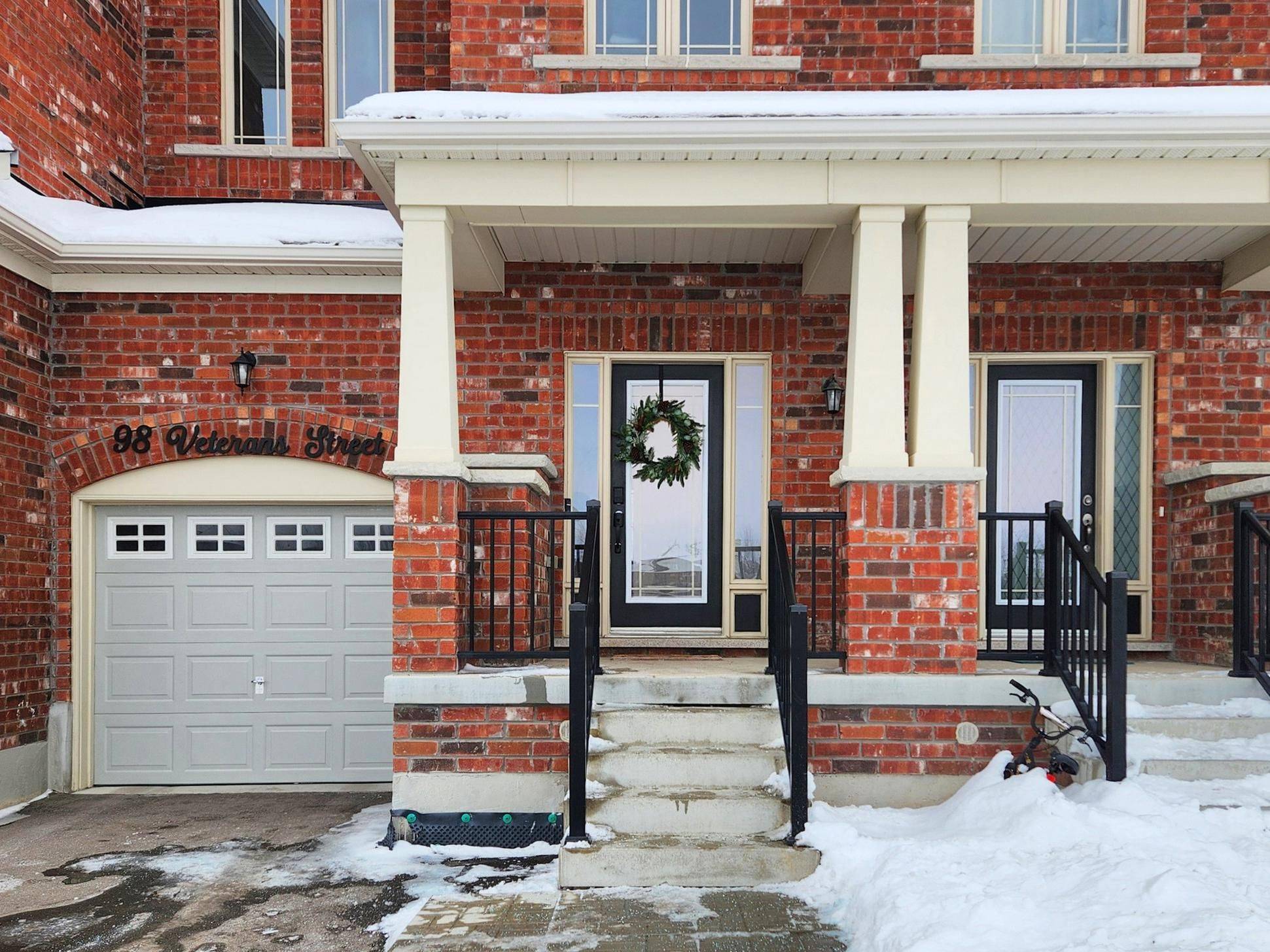 Bradford West Gwillimbury, ON L3Z 4H7,98 Veterans ST