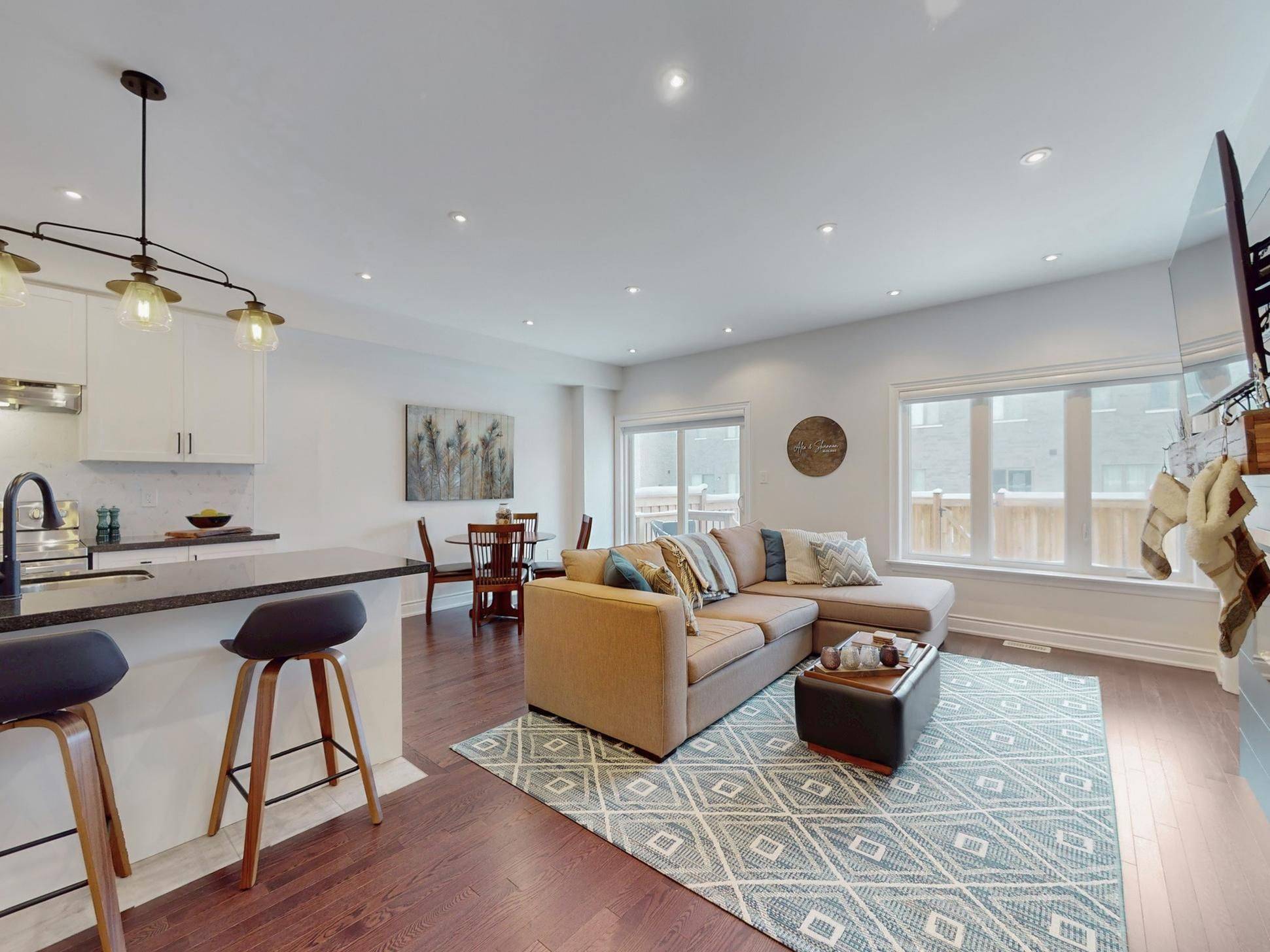 Bradford West Gwillimbury, ON L3Z 4H7,98 Veterans ST