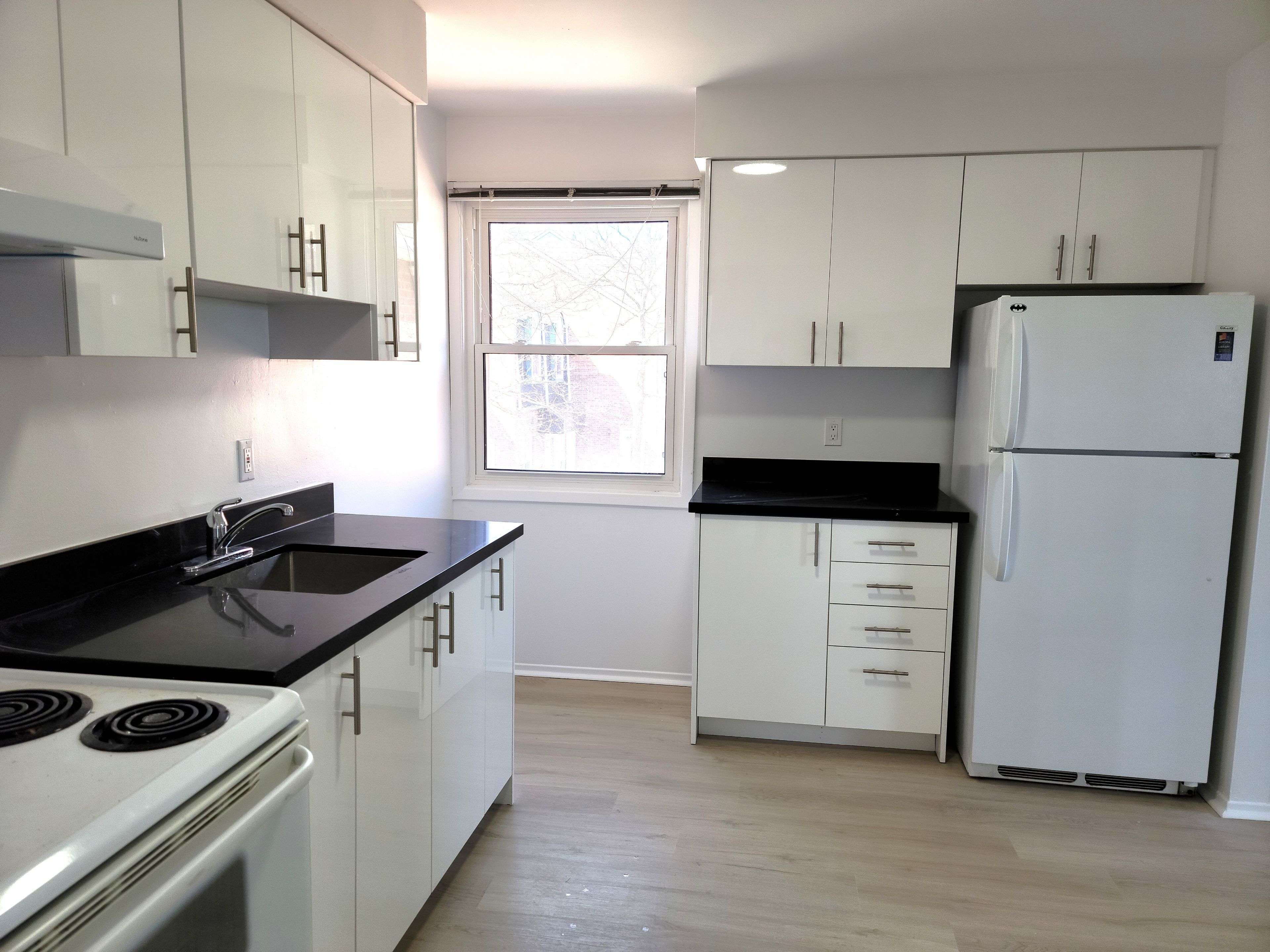 Aurora, ON L4G 3W3,2 Orchard Heights BLVD #218