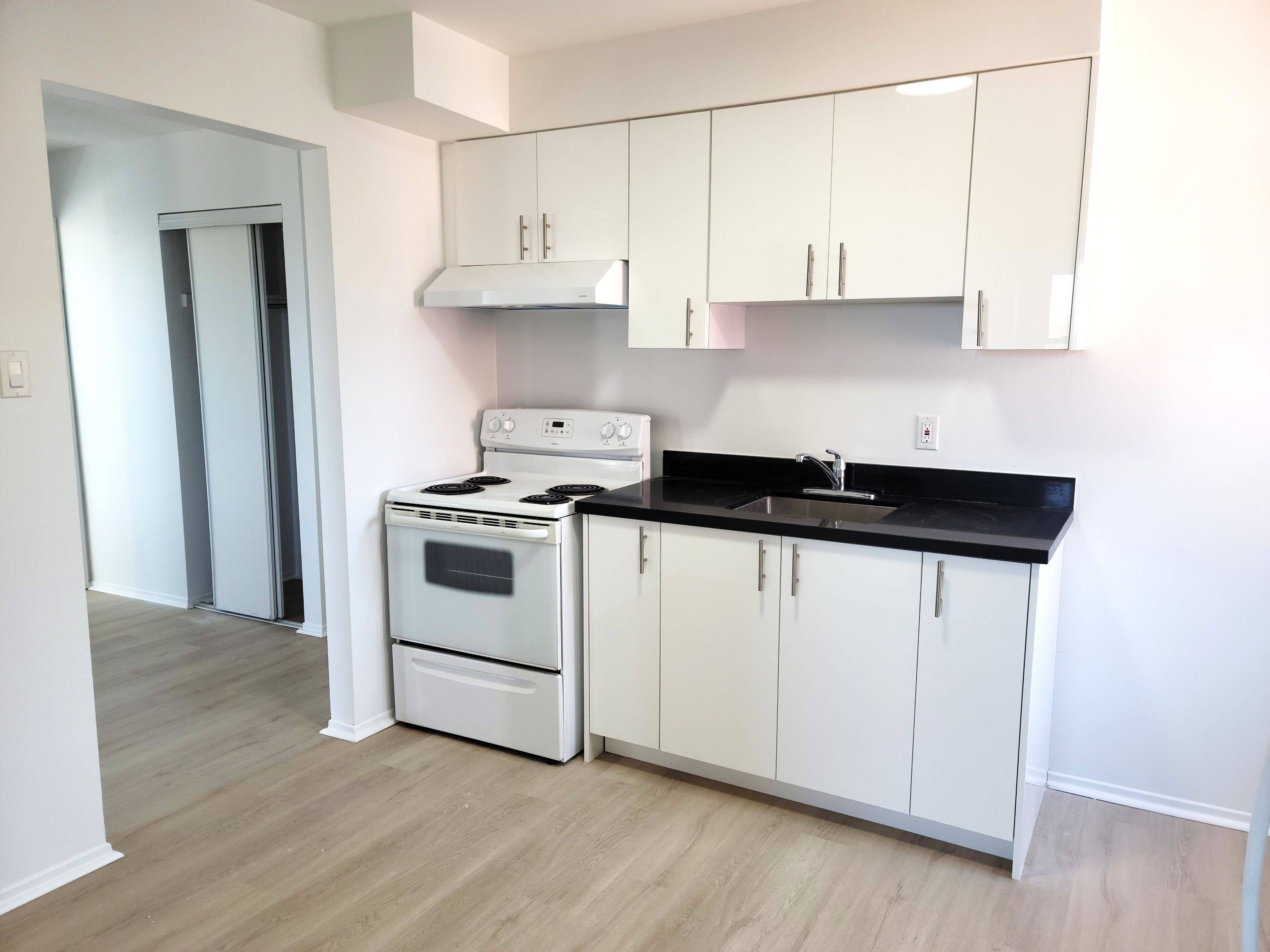 Aurora, ON L4G 3W3,2 Orchard Heights BLVD #218