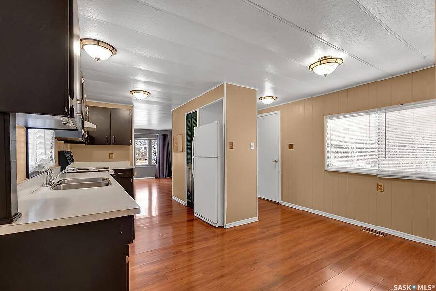 Bethune, SK S0G 0H0,855 Kelvin AVENUE