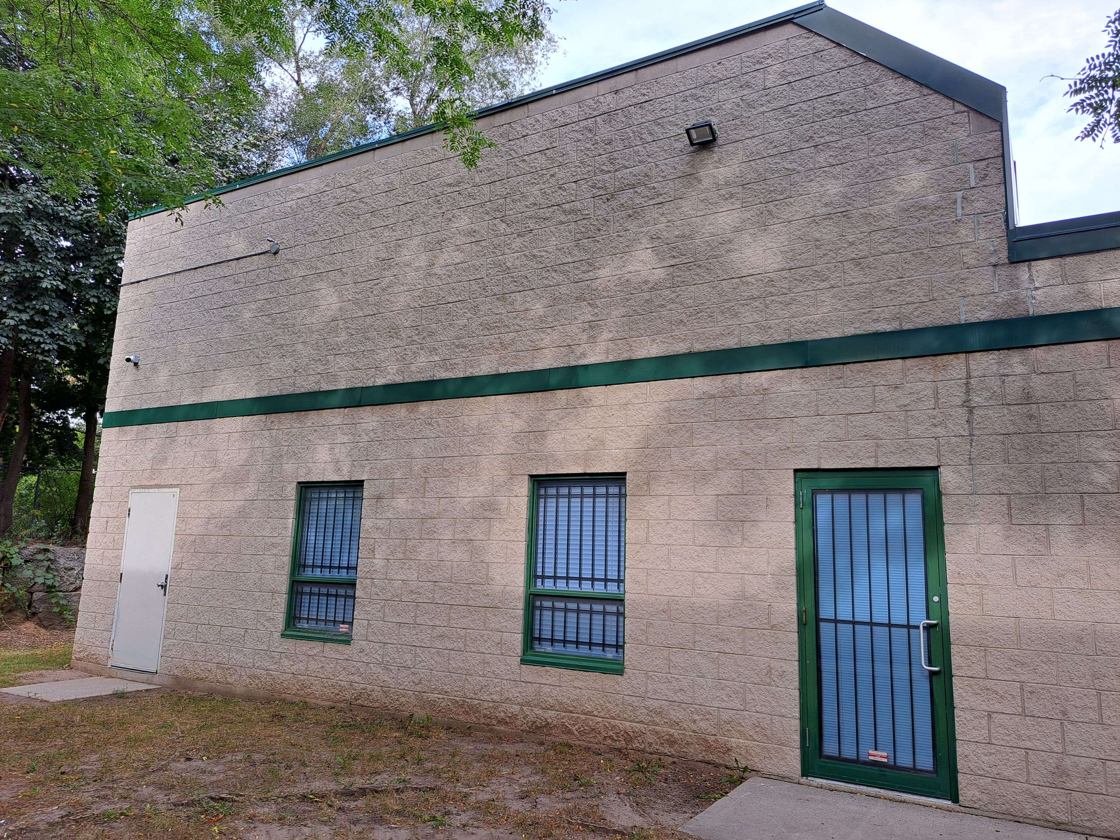 Burlington, ON L7T 4A8,1050 Cooke BLVD #1-4