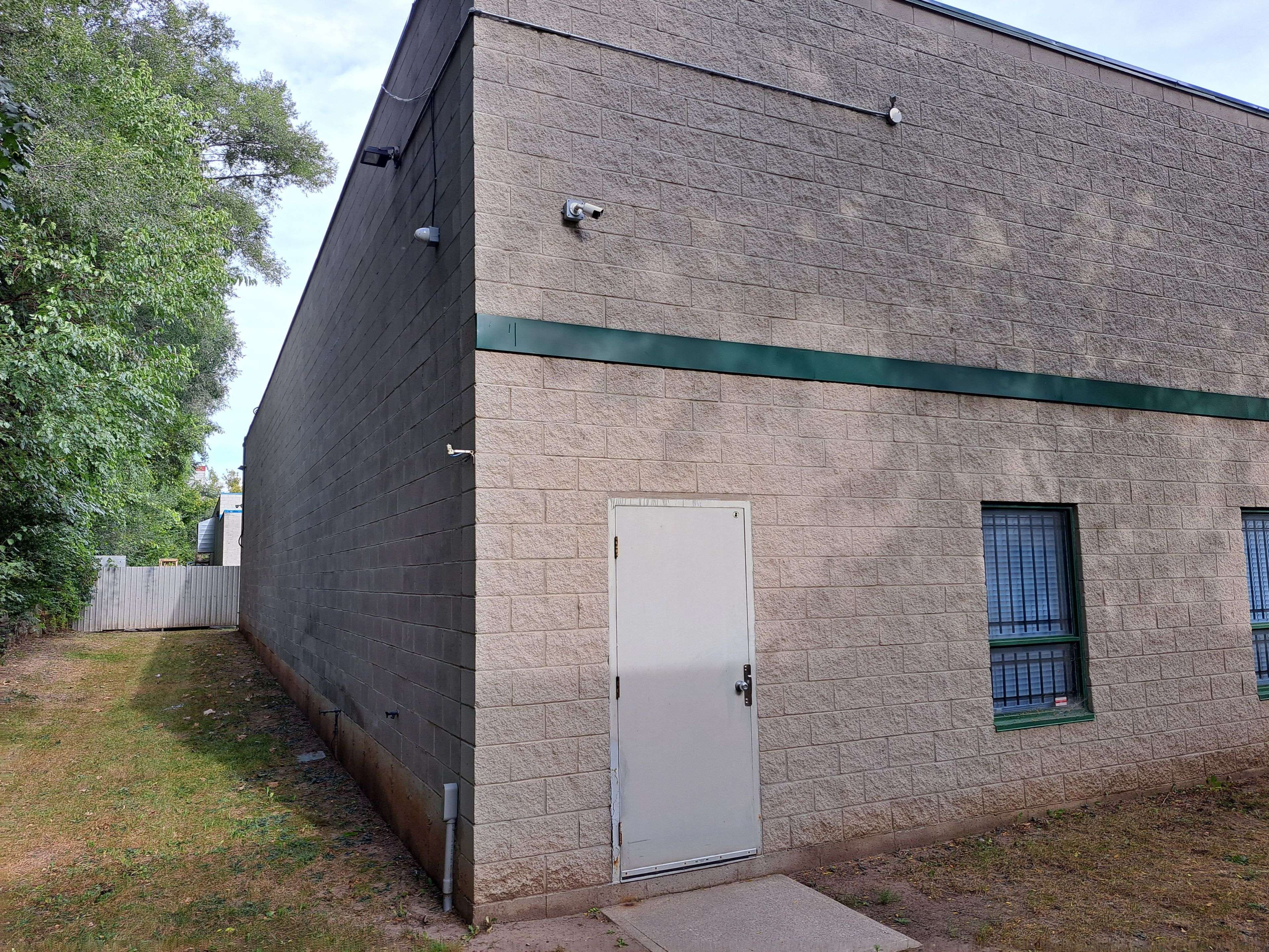 Burlington, ON L7T 4A8,1050 Cooke BLVD #1-4