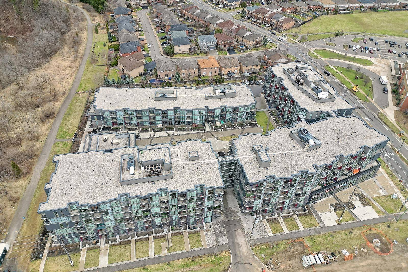 Burlington, ON L7L 0J7,5260 Dundas ST W #C203