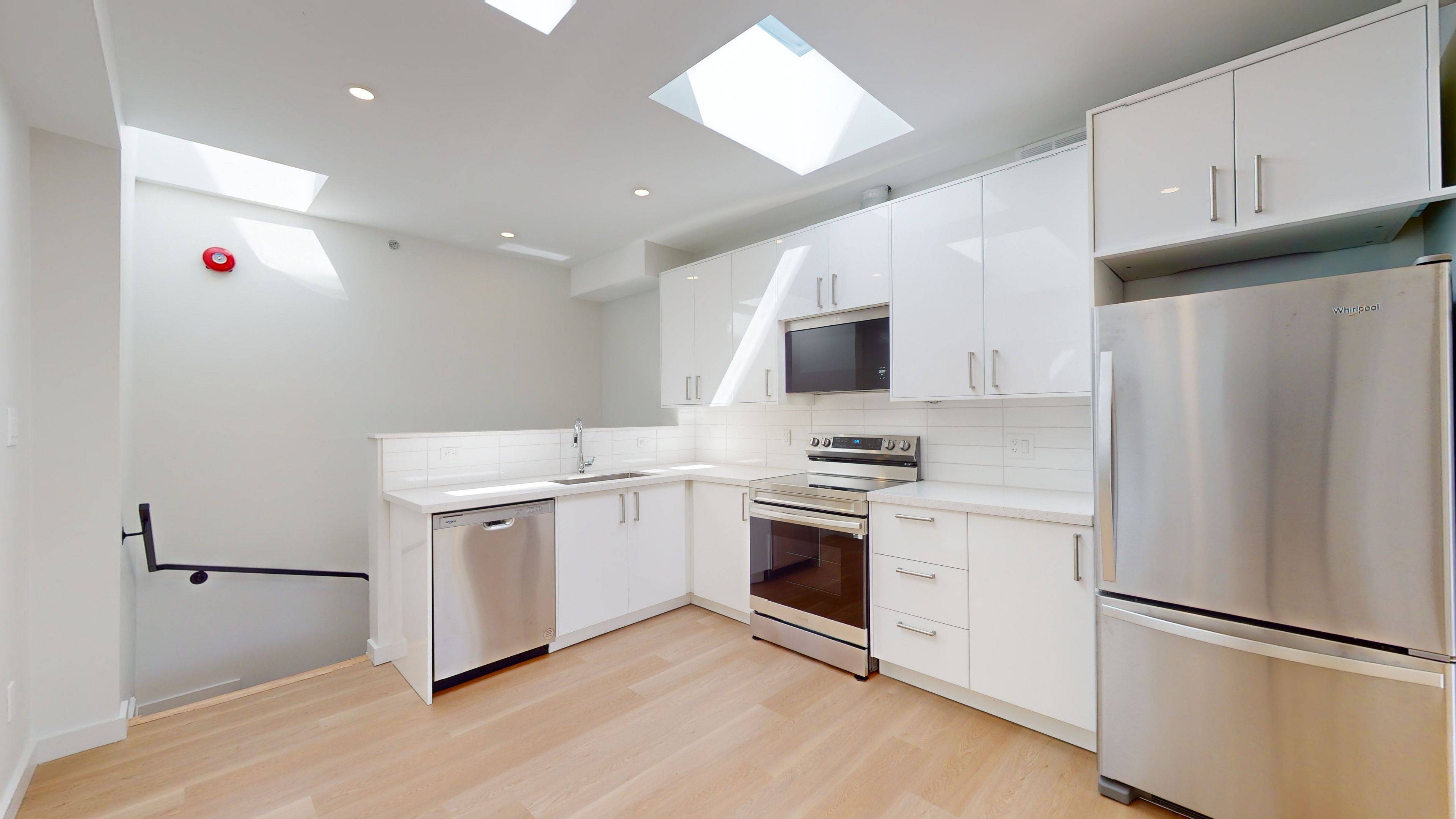 Toronto W02, ON M6S 3Z2,268 Jane ST #202