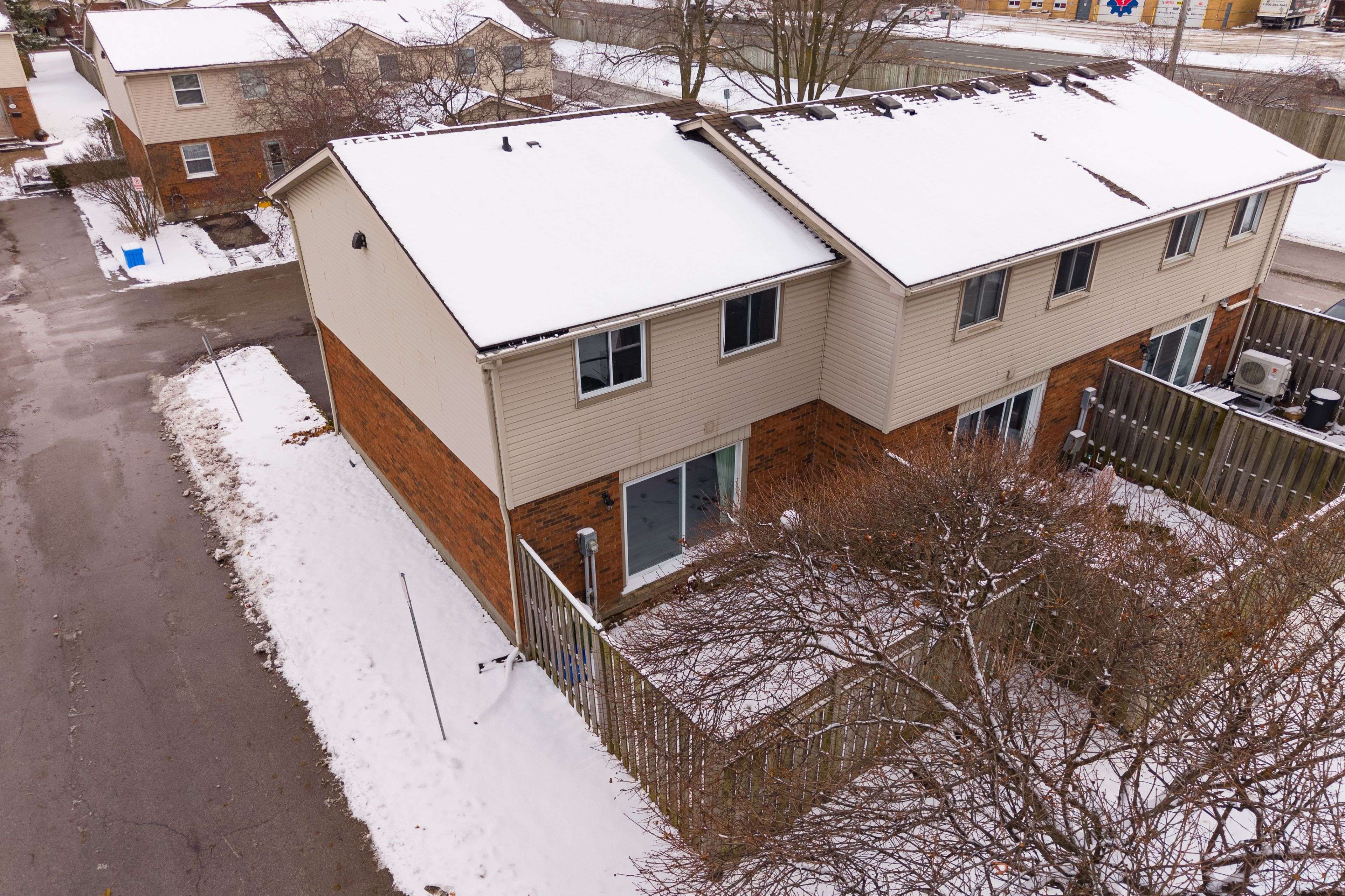London South, ON N6E 2H7,1330 Jalna BLVD #82