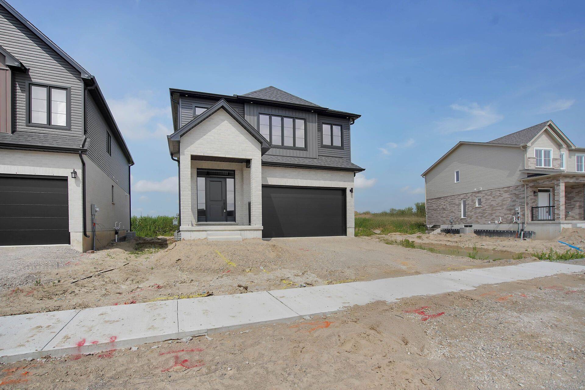 London North, ON N6G 3M1,3084 Buroak DR