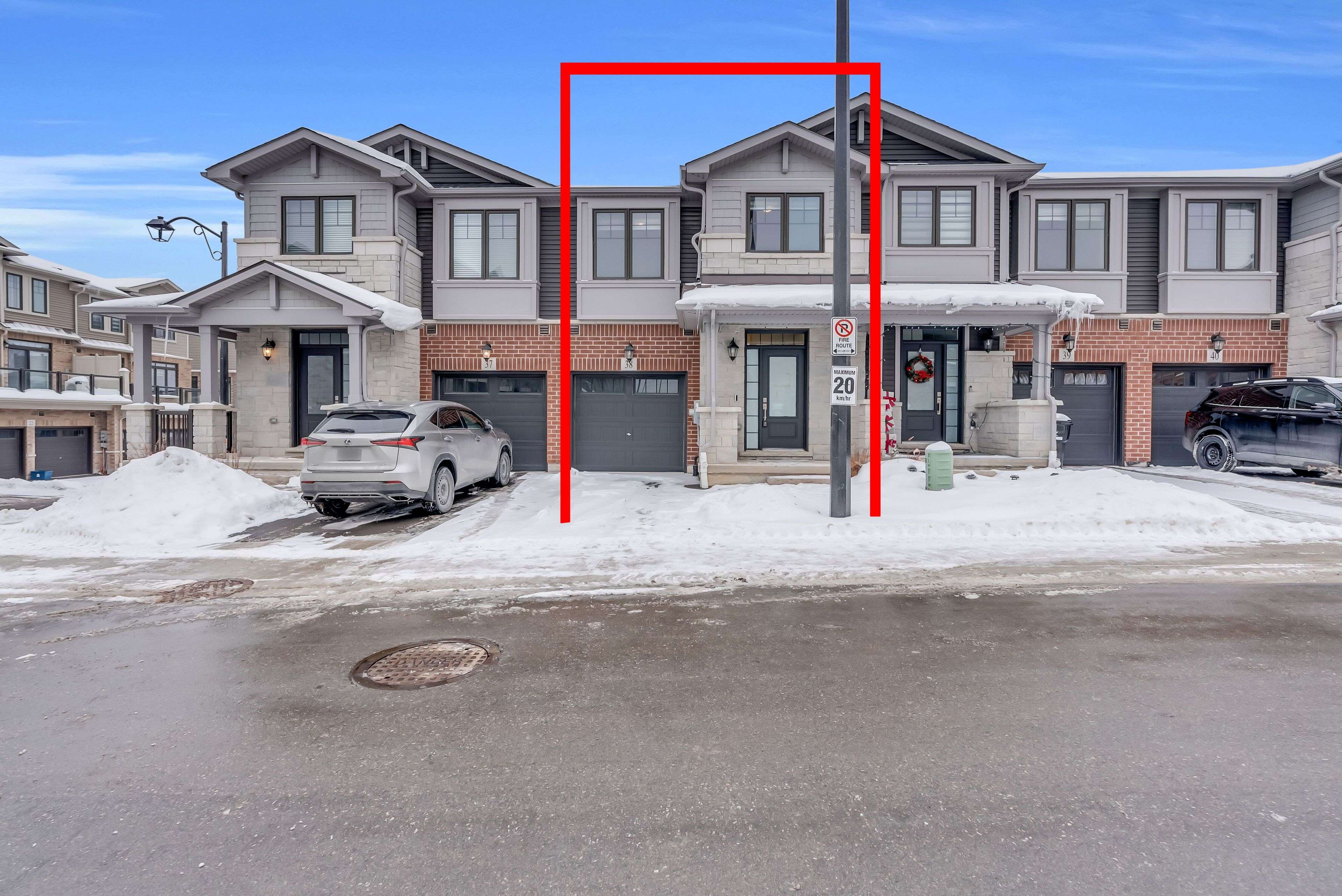 Cambridge, ON N1R 0C6,10 Birmingham DR #38