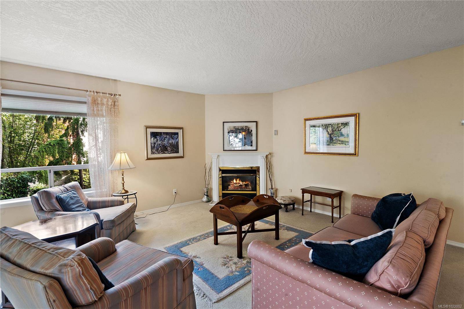 Sidney, BC V8L 2Z6,9919 Fourth St #206