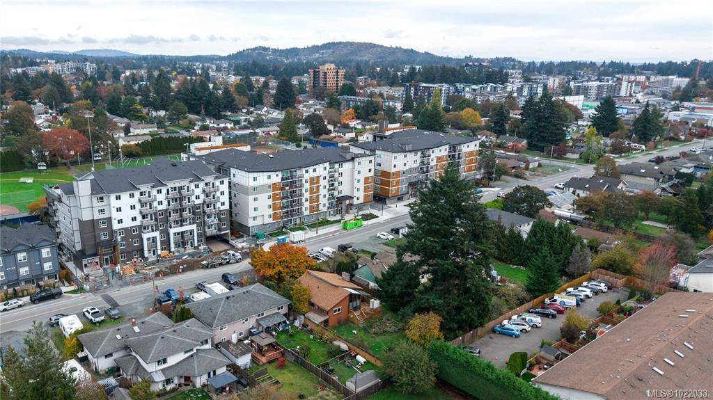 Langford, BC V9B 2S9,983 Bray Ave