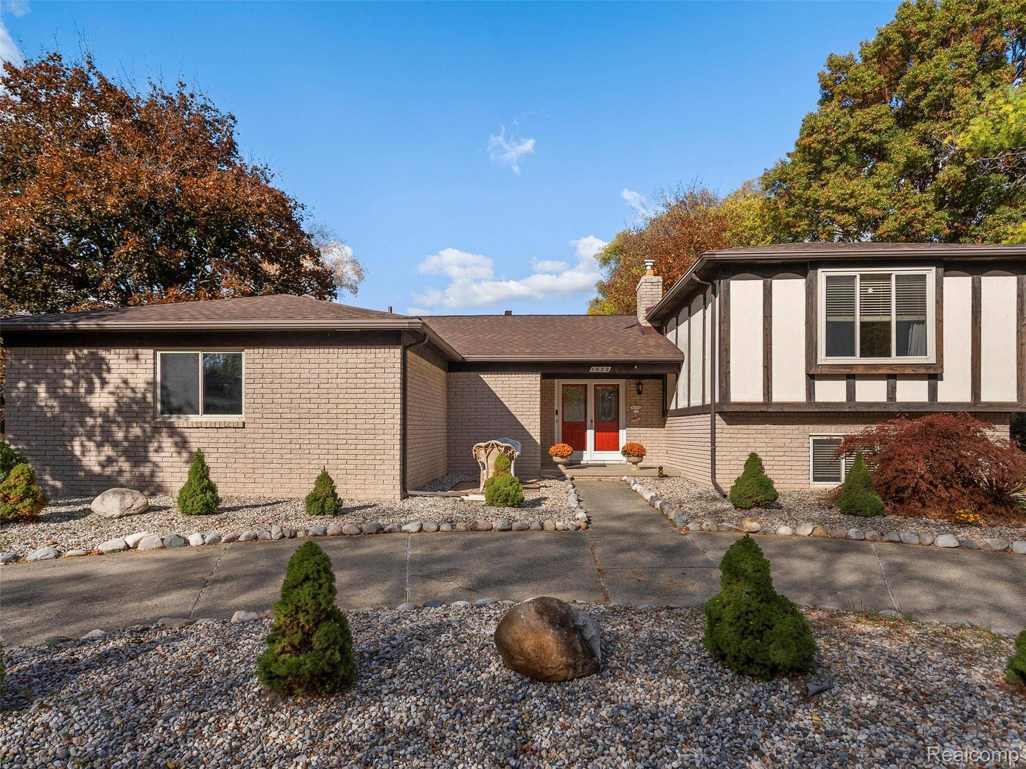 Troy, MI 48085,1939 Chancery DR