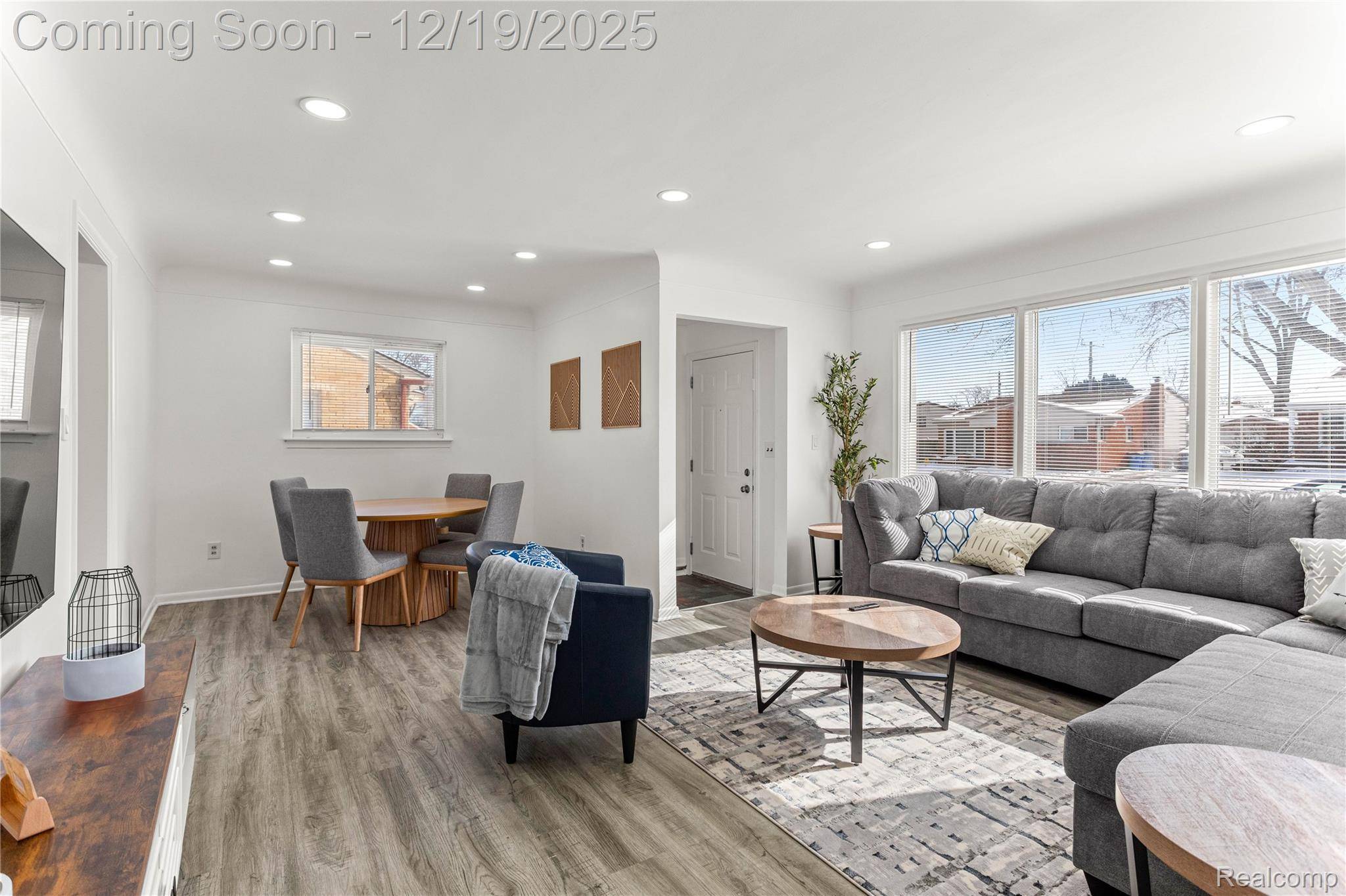 Dearborn Heights, MI 48127,7154 Plainfield ST