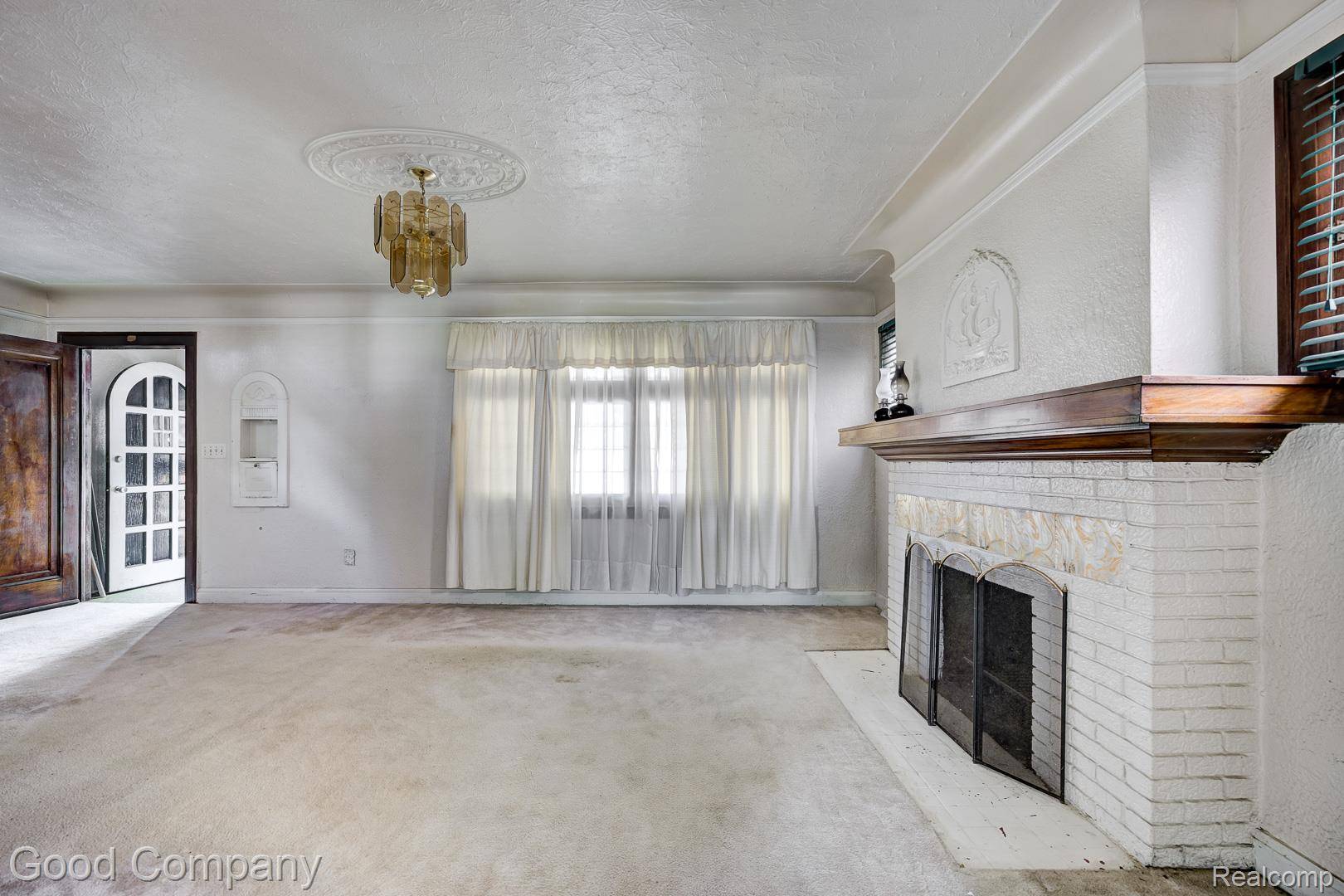 Detroit, MI 48221,16204 Roselawn ST