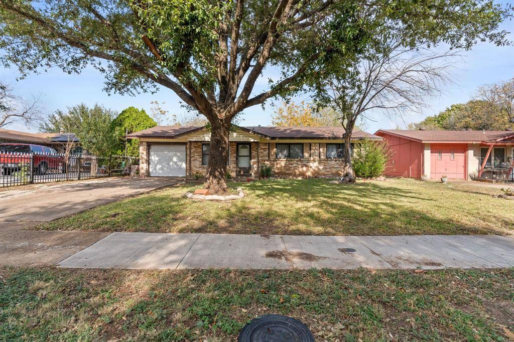 Dallas, TX 75211,4533 Wyoming Street